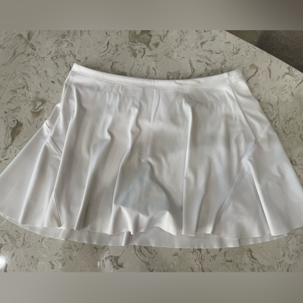 Athleta Match Point Skort 14.5” size Medium